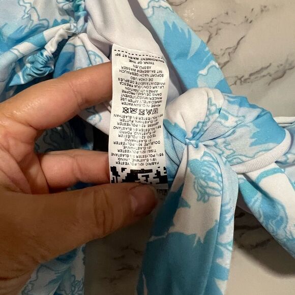 ASOS DESIGN tie front long sleeve bikini top in blue floral print - Picture 8 of 9